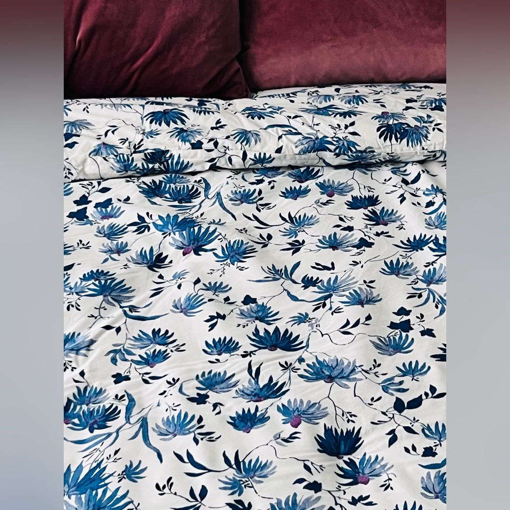 Like New $355 Ralph Lauren Adelaide Comforter! Queen White Blue Pink Floral - Picture 8 of 8